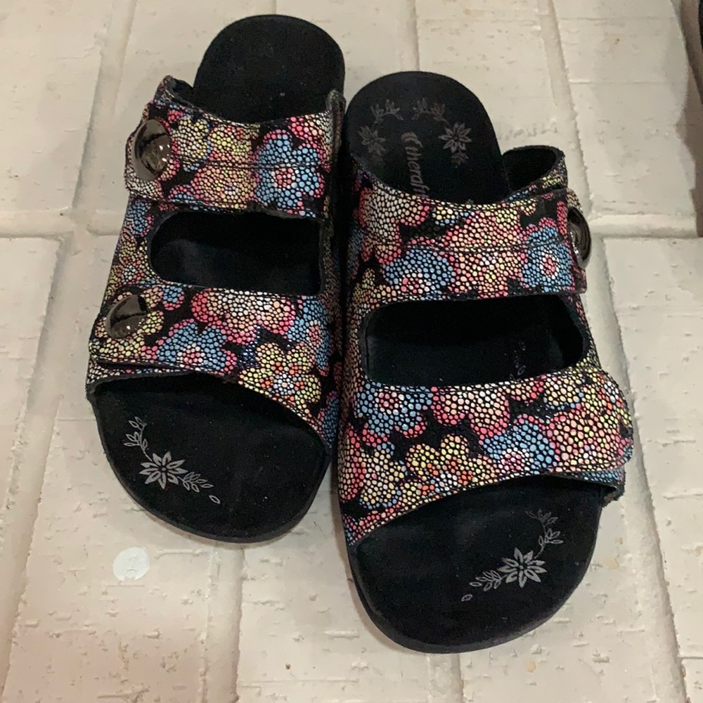 EUC Therafit multicolor sandals